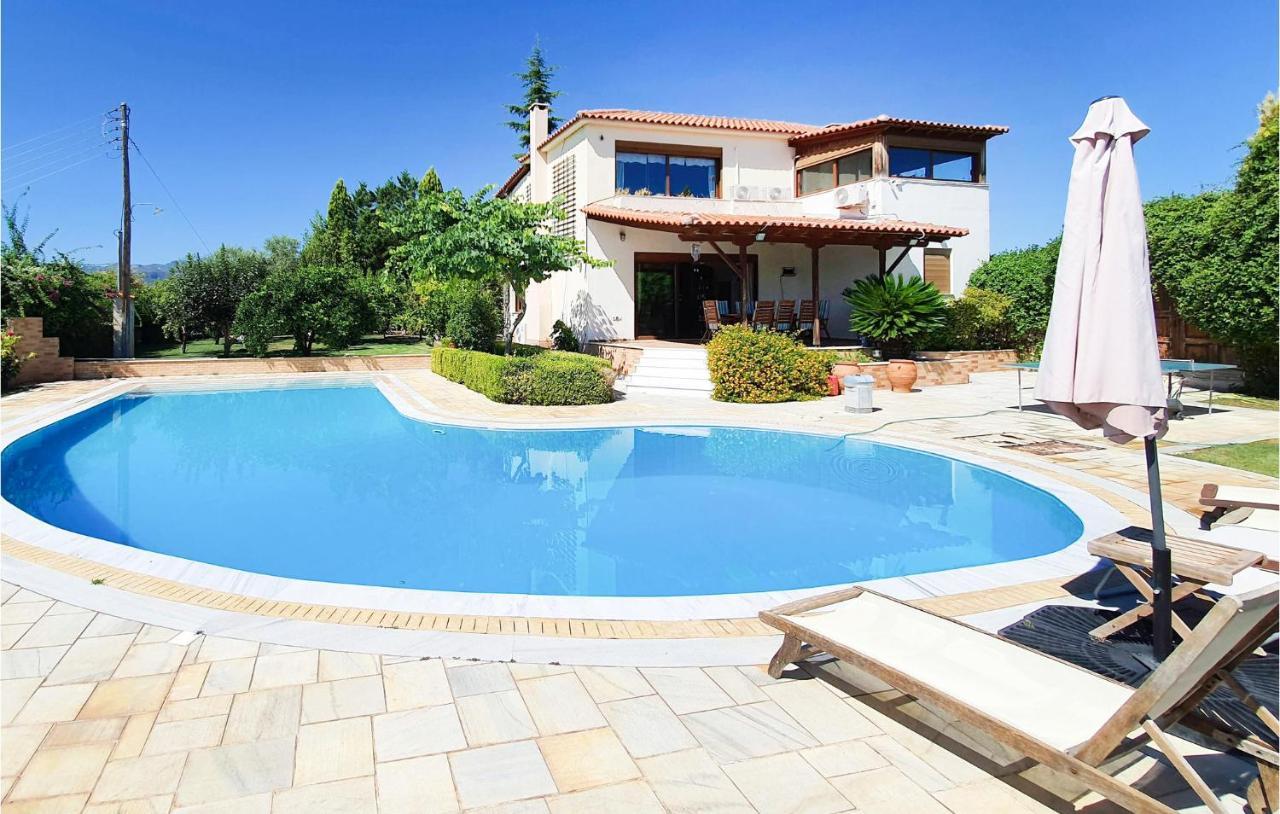 Lovely Home In Kiato With Wifi Bagian luar foto