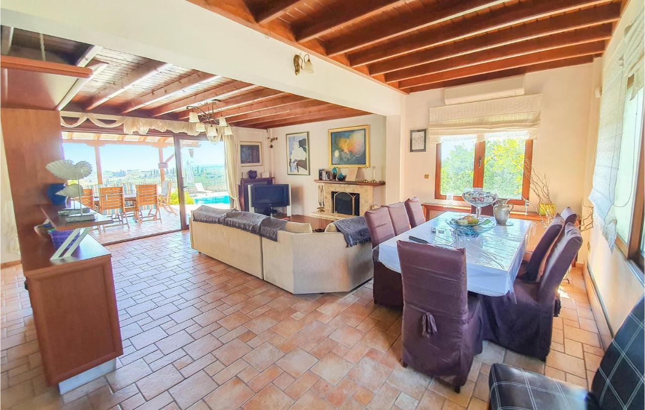 Lovely Home In Kiato With Wifi Bagian luar foto