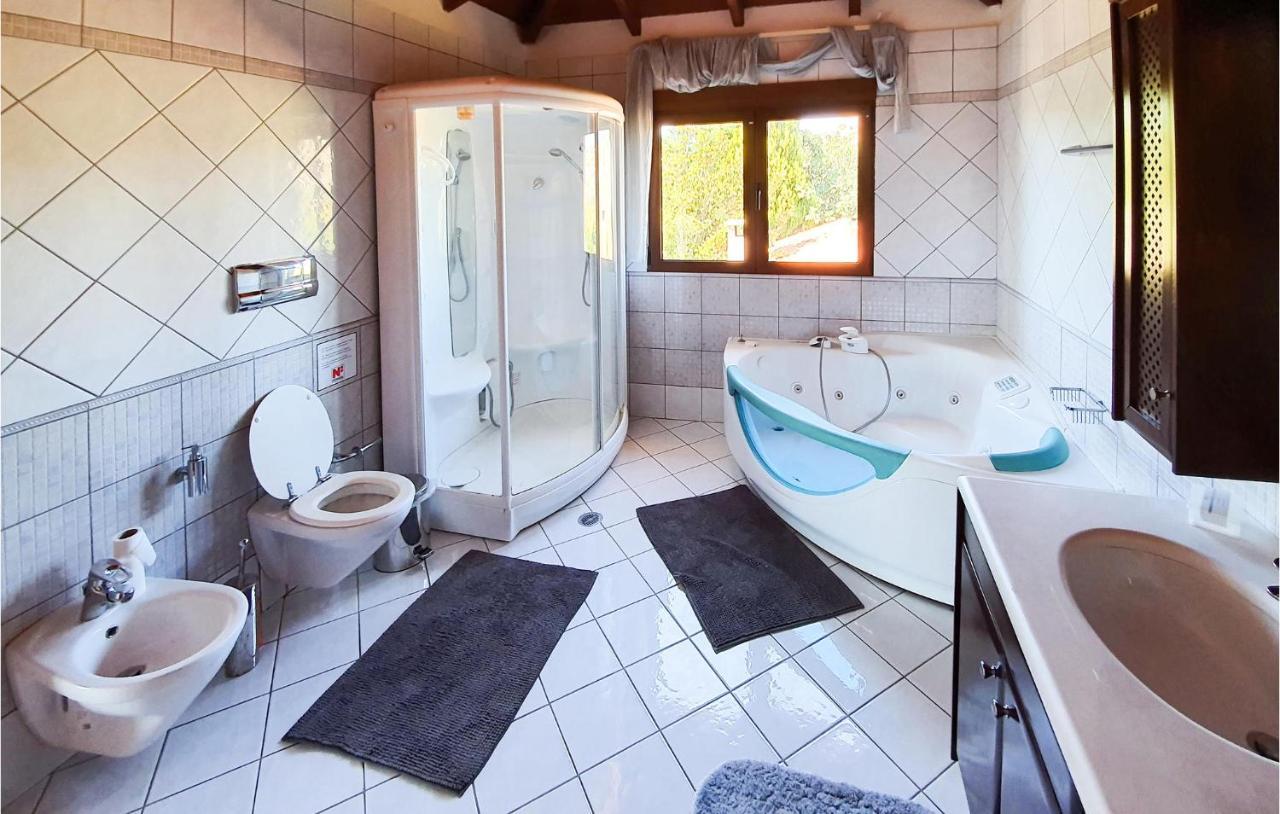 Lovely Home In Kiato With Wifi Bagian luar foto