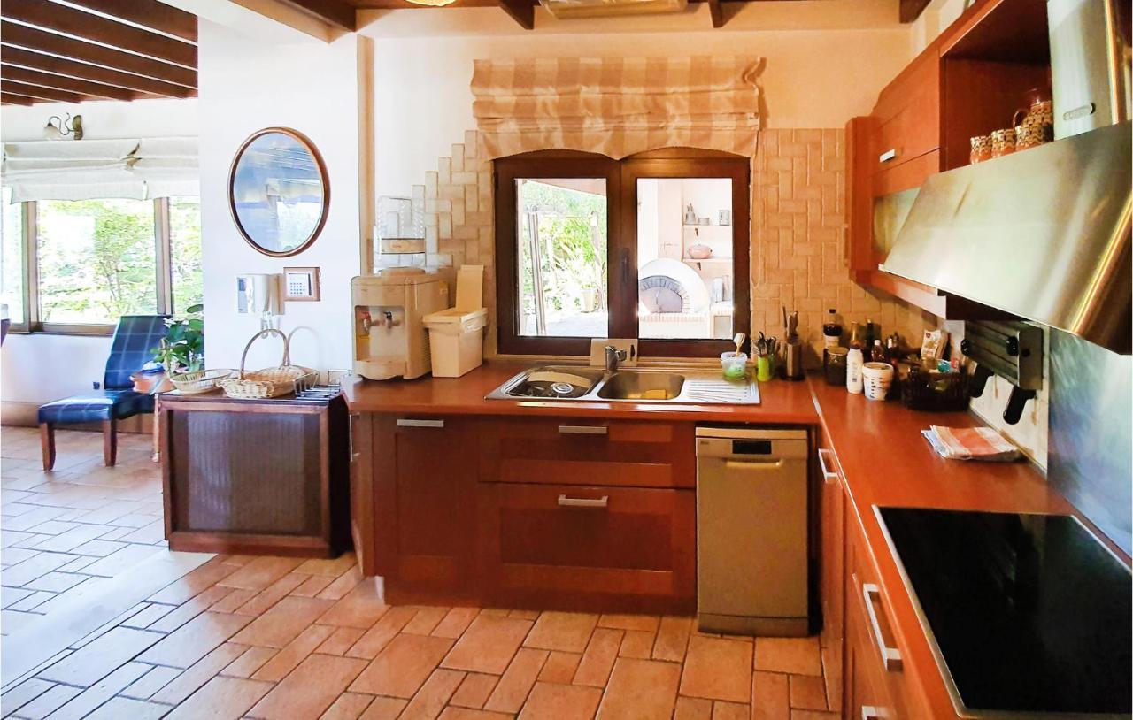 Lovely Home In Kiato With Wifi Bagian luar foto