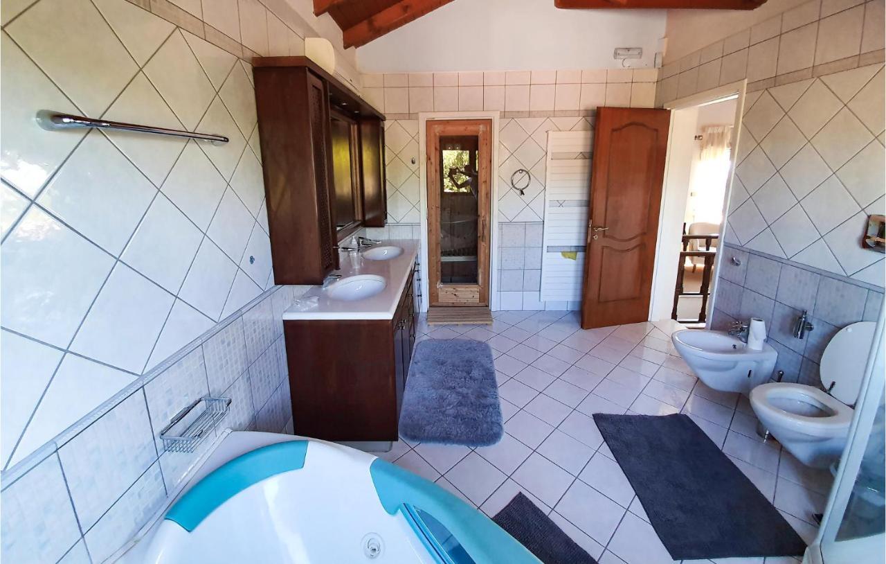 Lovely Home In Kiato With Wifi Bagian luar foto