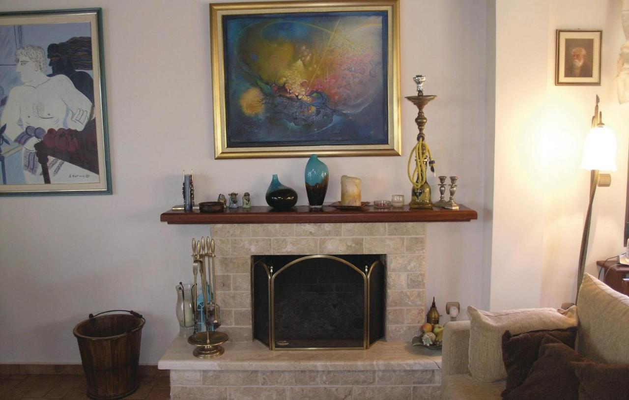 Lovely Home In Kiato With Wifi Bagian luar foto