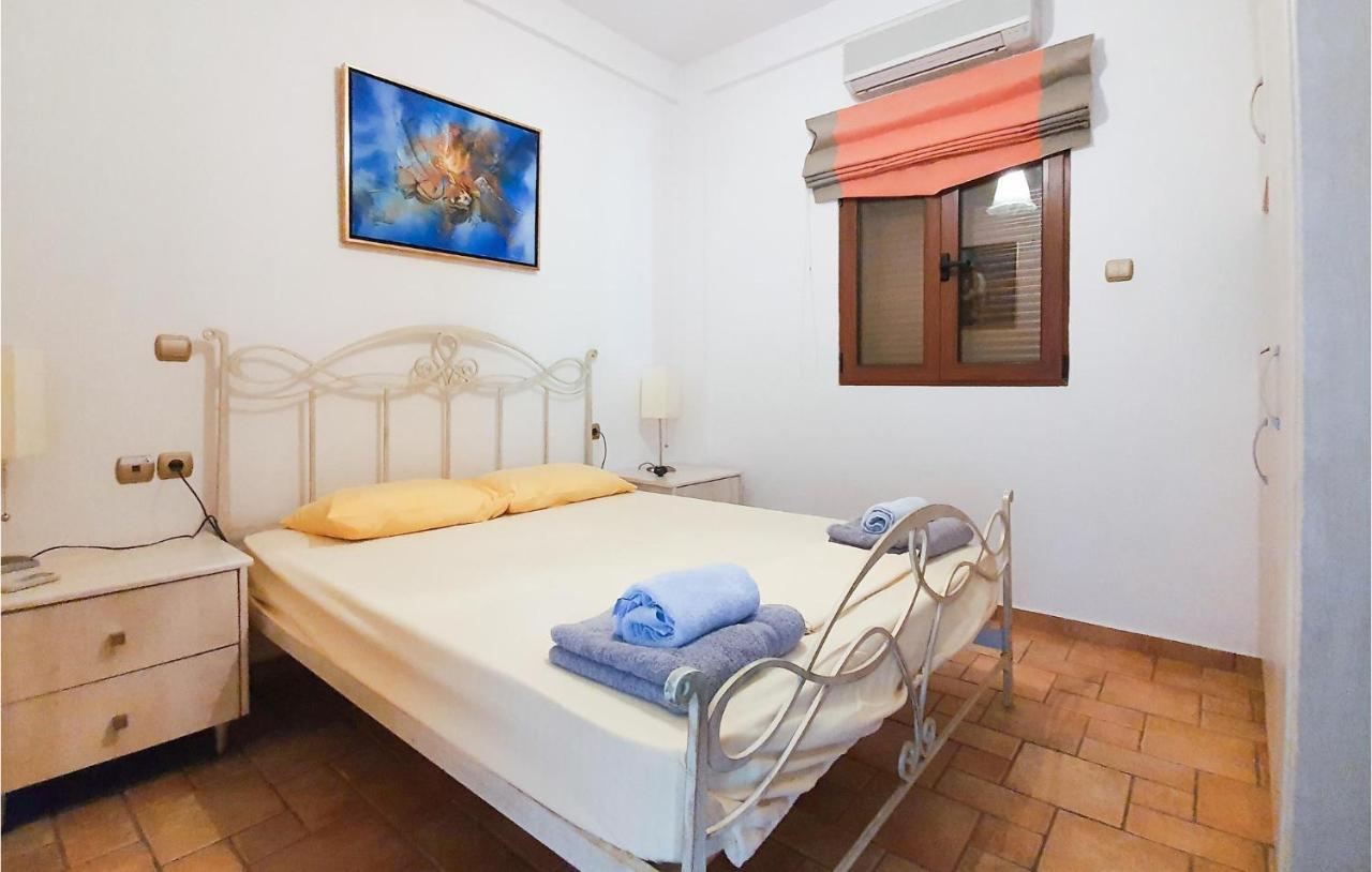 Lovely Home In Kiato With Wifi Bagian luar foto
