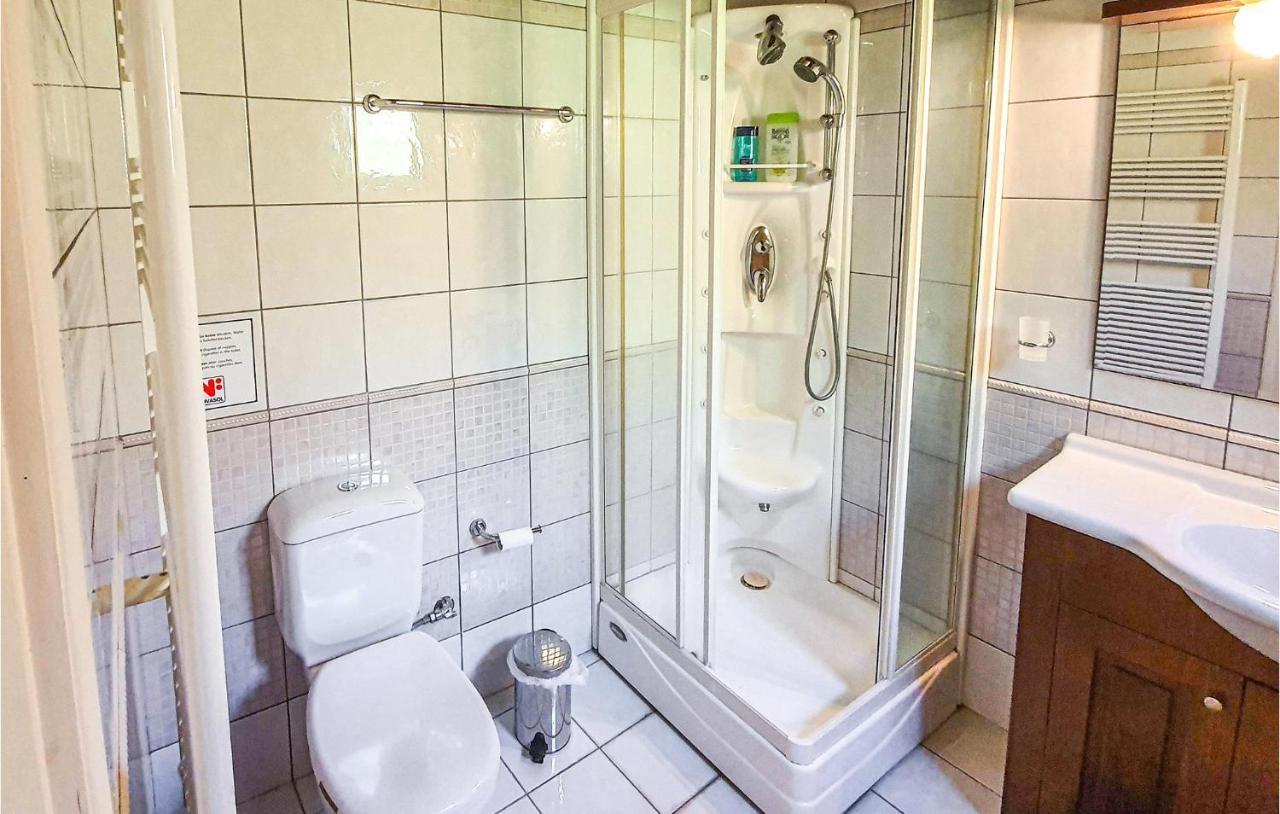 Lovely Home In Kiato With Wifi Bagian luar foto